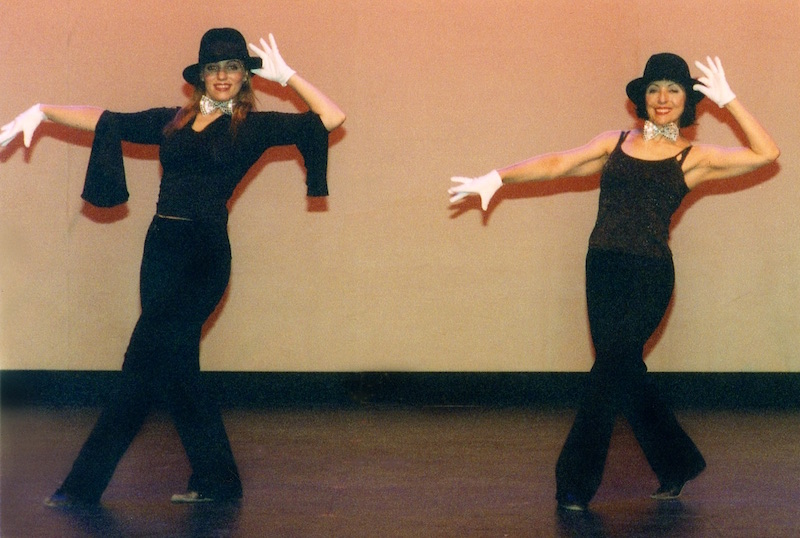 Dancers with hats and gloves